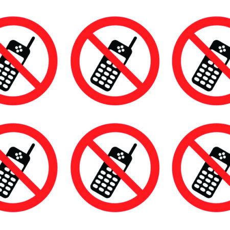 DJR188 - Do Not Use Mobile Phone Symbols - Pk of 30 Labels