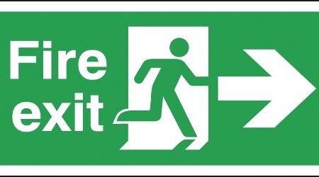 FX04410R - 150x300mm Fire Exit Running Man Arrow Right - Rigid