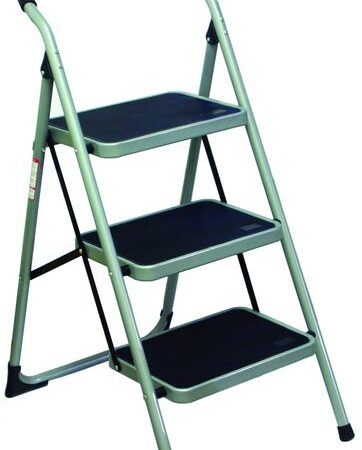 MHA348 - Folding Steps with Foam Covered Handles