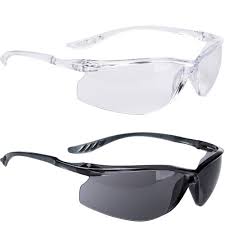 Traega MARMARA™- Engineered to be ultra light weight, the Marmara™ safety glasses incorporate a modern, 9 based curvature design