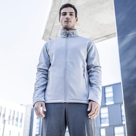 Regatta TRA762 Ascender 2-layer softshell-bulk-free protection that’s perfect for work
